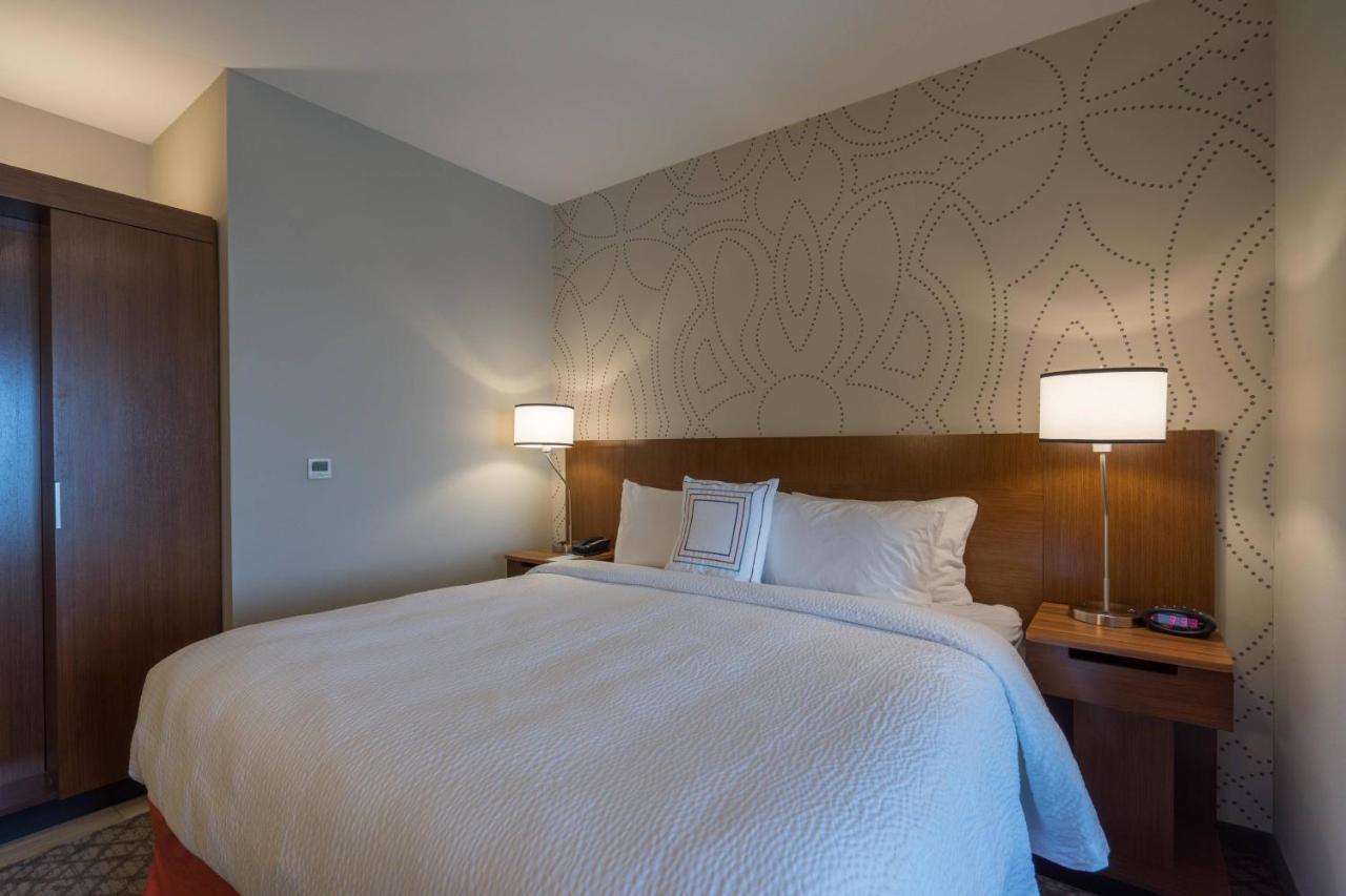 | Fairfield Inn and Suites by Marriott Lubbock Southwest
