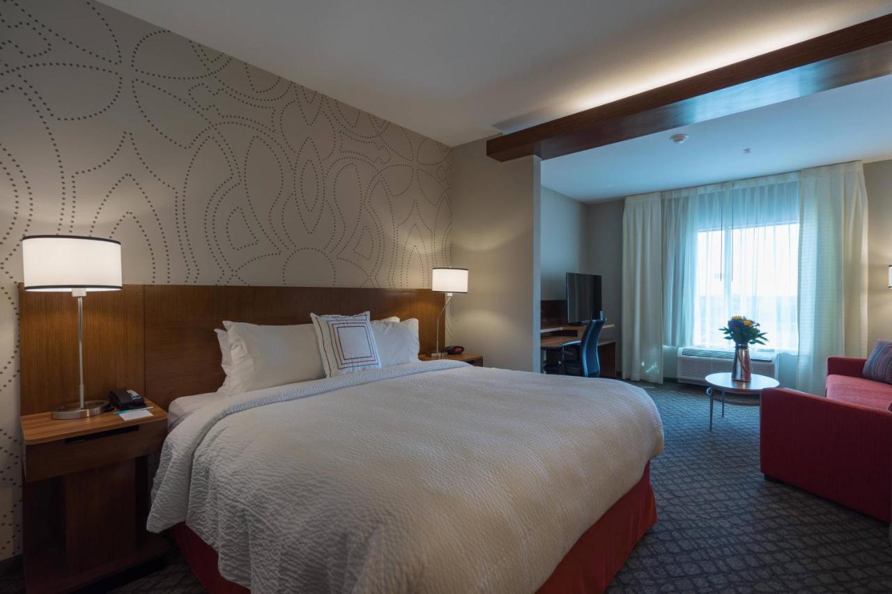 | Fairfield Inn and Suites by Marriott Lubbock Southwest