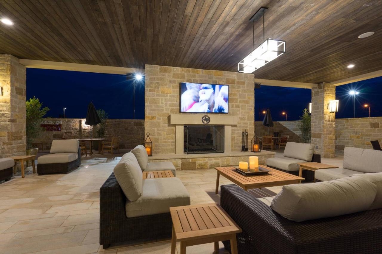 | Fairfield Inn and Suites by Marriott Lubbock Southwest