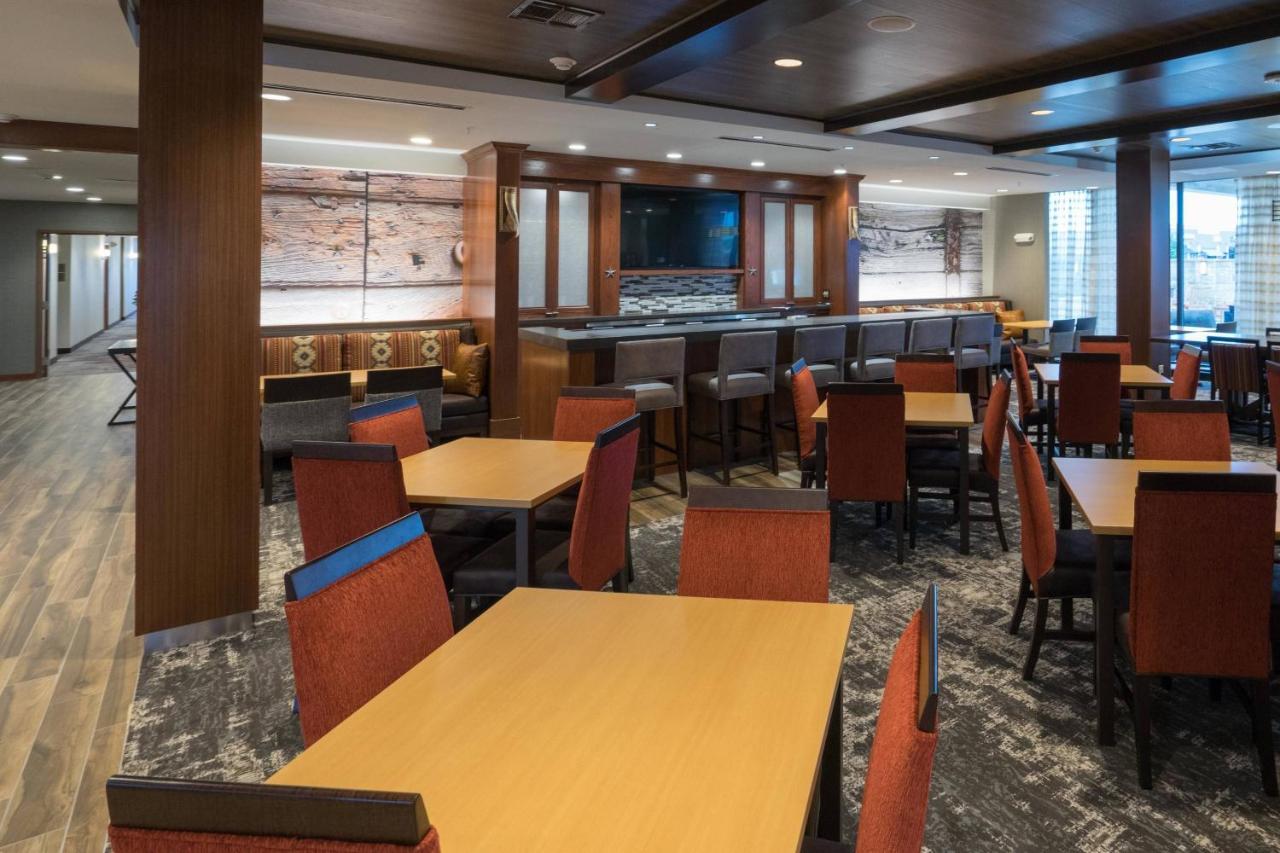 | Fairfield Inn and Suites by Marriott Lubbock Southwest