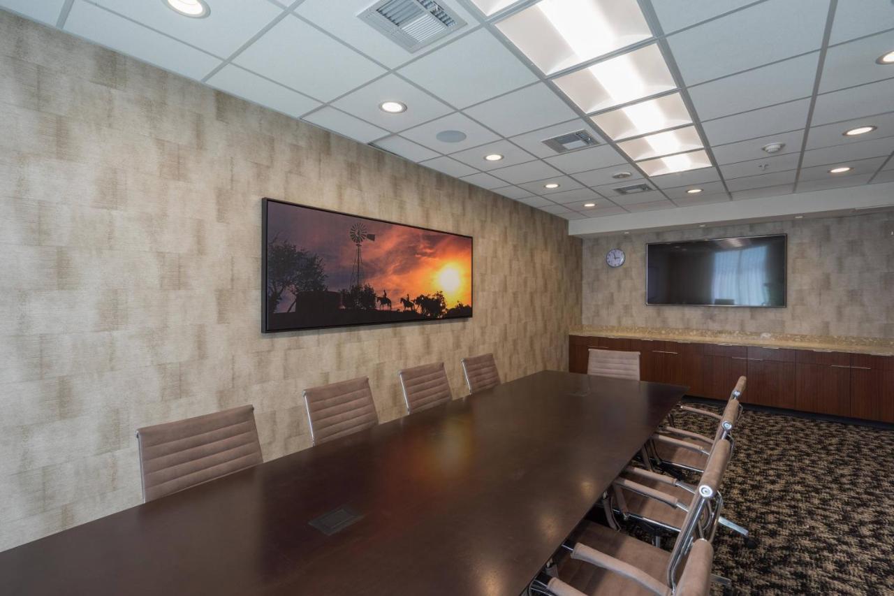 | Fairfield Inn and Suites by Marriott Lubbock Southwest