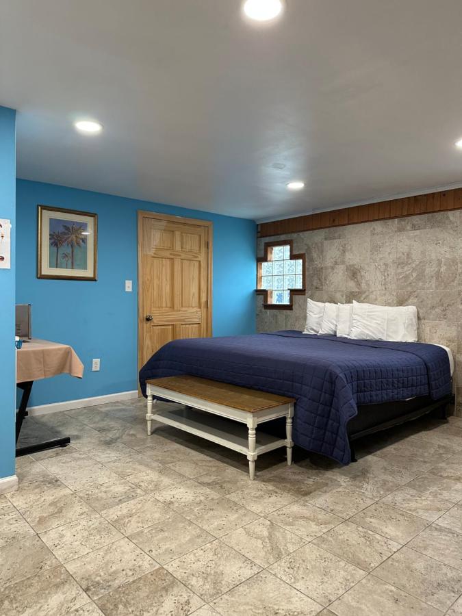 | Nautical Motel