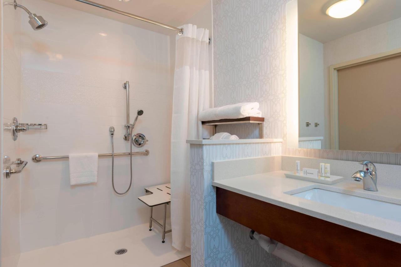 | Fairfield Inn & Suites by Marriott Indianapolis Carmel