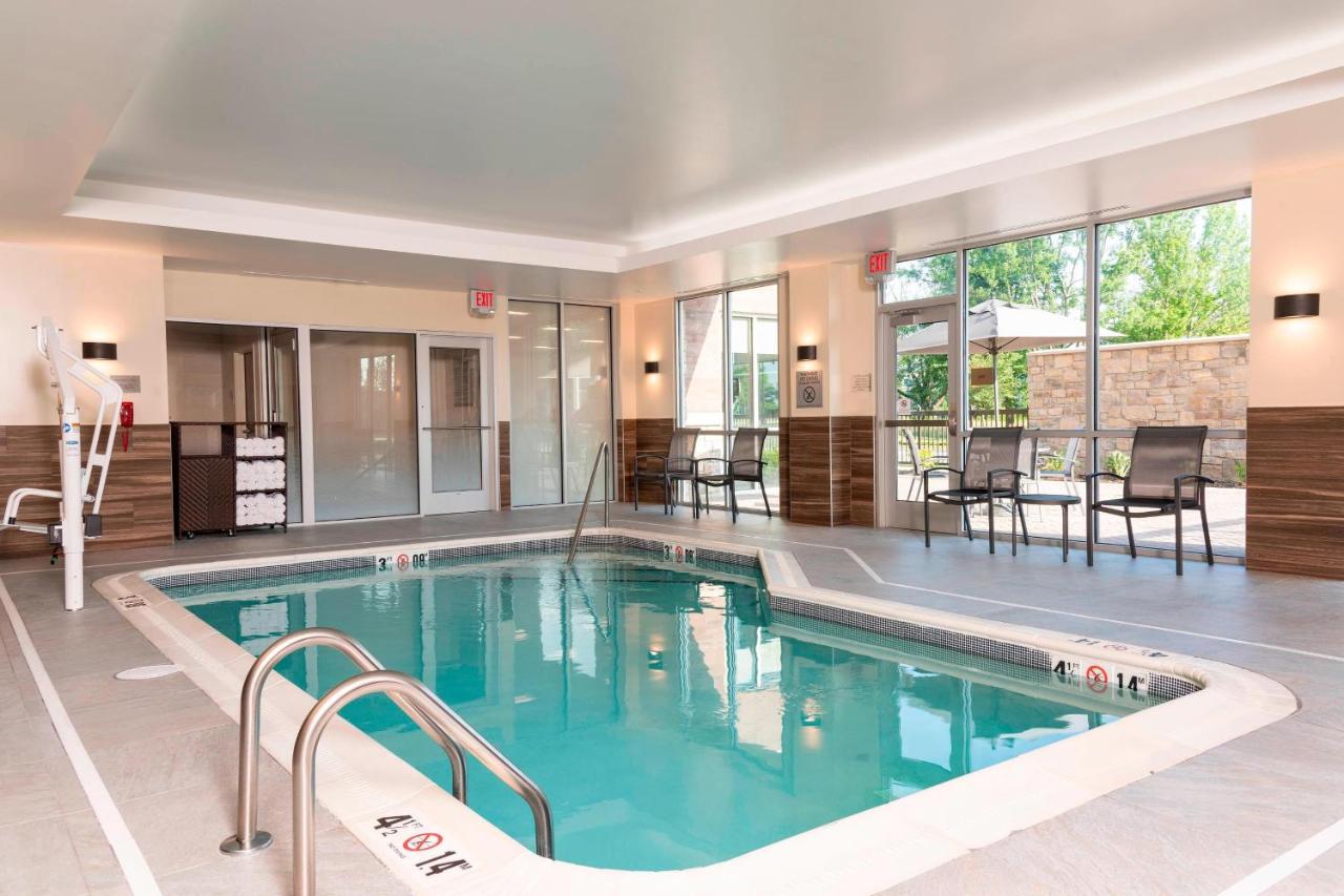 | Fairfield Inn & Suites by Marriott Indianapolis Carmel