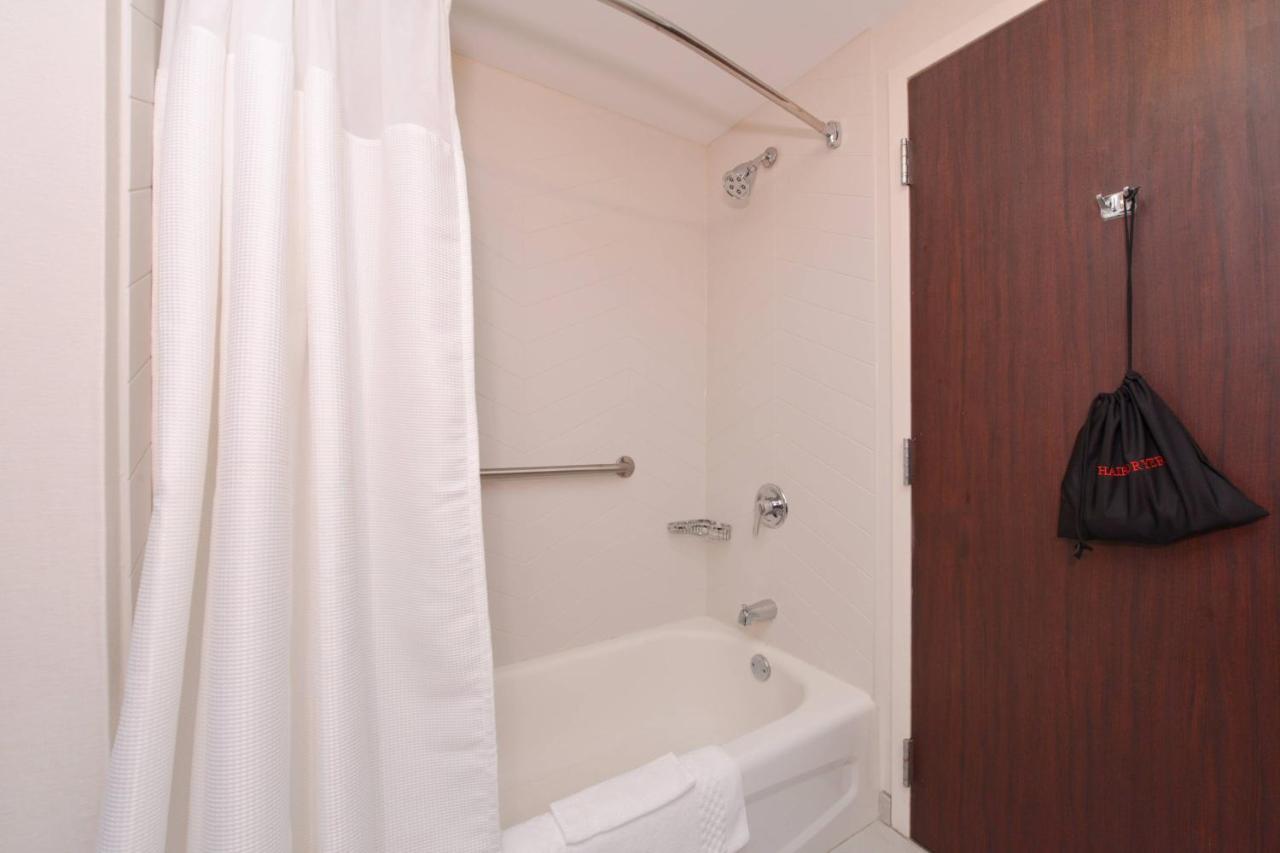 | Fairfield Inn by Marriott Pittsburgh New Stanton