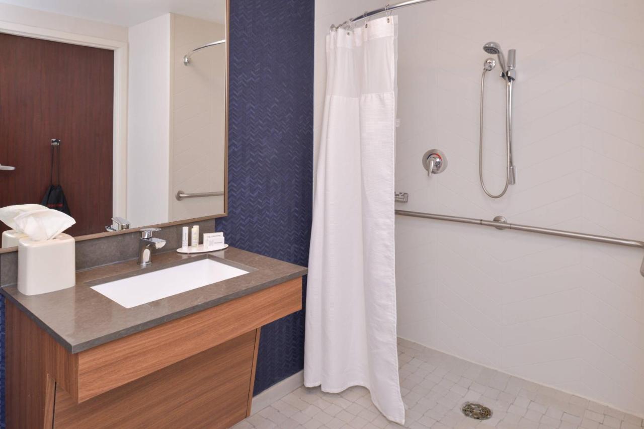 | Fairfield Inn by Marriott Pittsburgh New Stanton