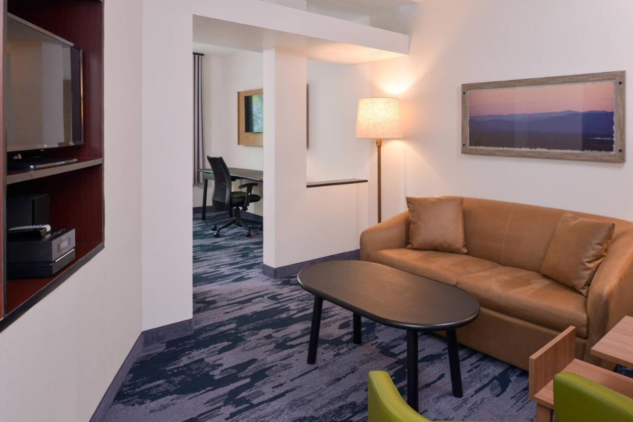 | Fairfield Inn by Marriott Pittsburgh New Stanton