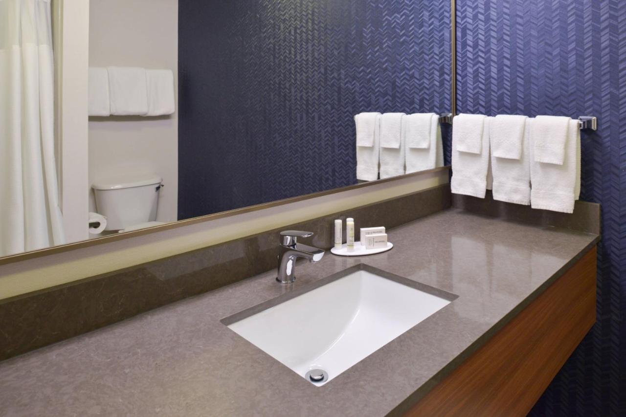 | Fairfield Inn by Marriott Pittsburgh New Stanton
