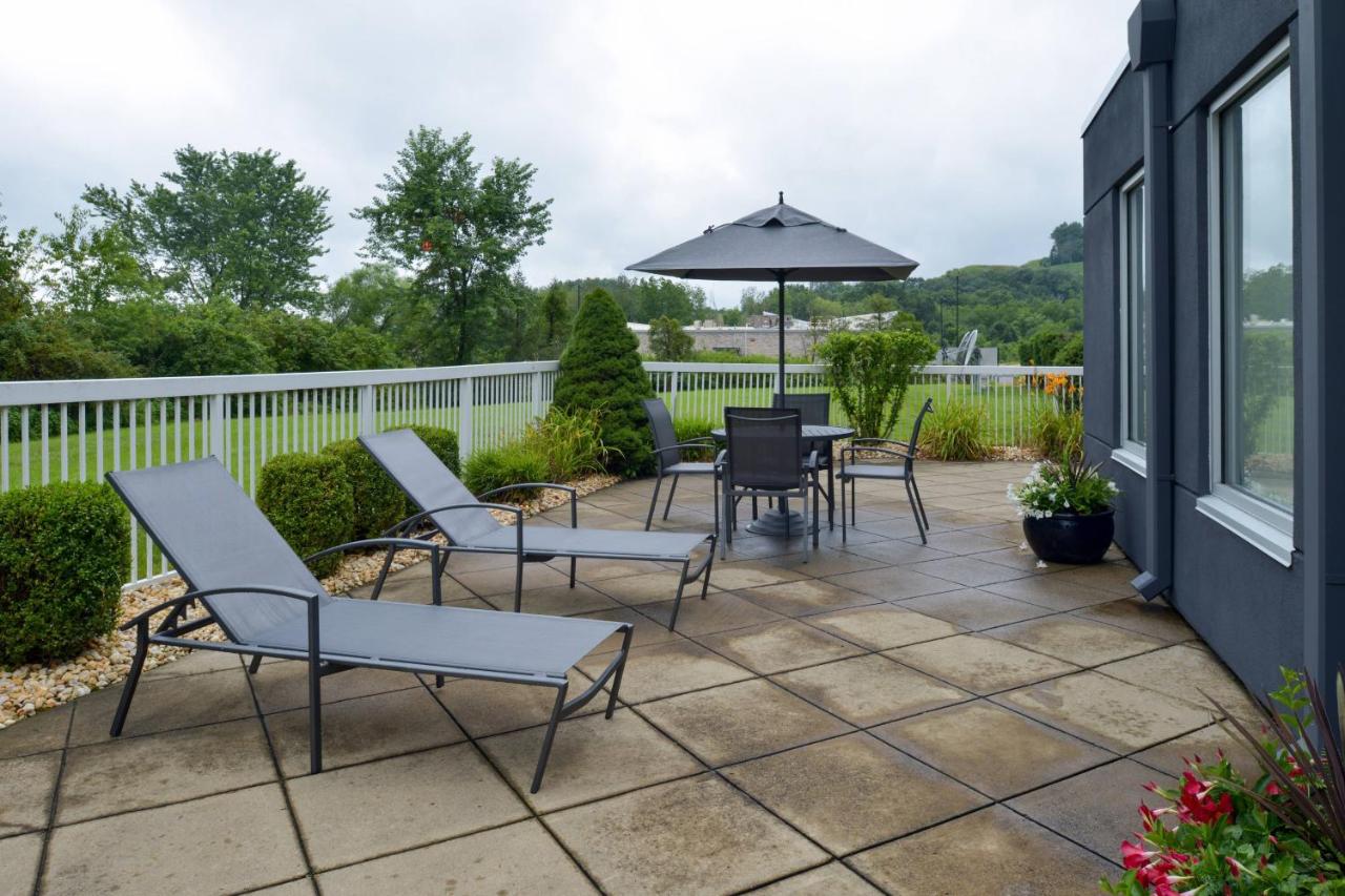 | Fairfield Inn by Marriott Pittsburgh New Stanton