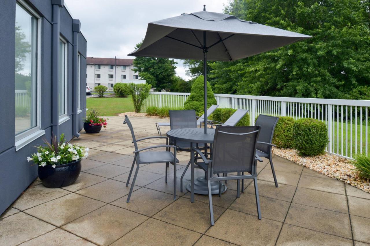 | Fairfield Inn by Marriott Pittsburgh New Stanton