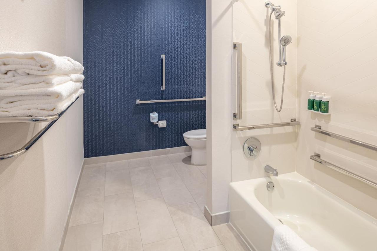 | Fairfield Inn & Suites by Marriott Fort Worth Northeast