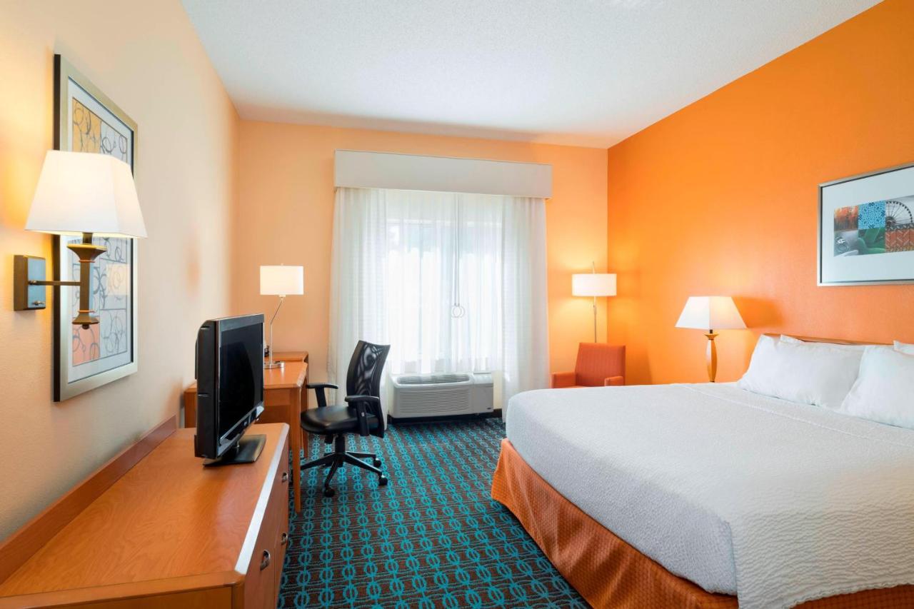King Room at Fairfield Inn & Suites by Marriott State College