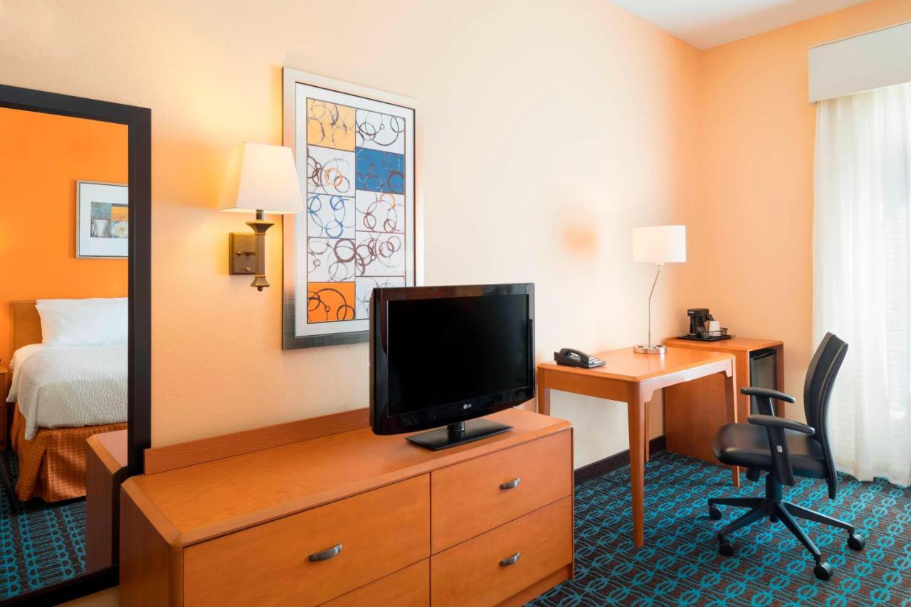 King Room at Fairfield Inn & Suites by Marriott State College