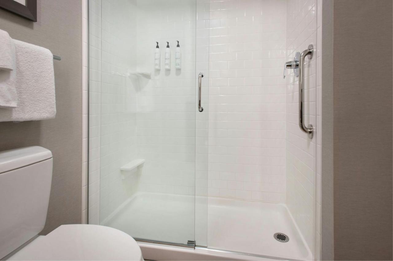 | Fairfield Inn & Suites by Marriott Great Barrington Lenox/Berkshires