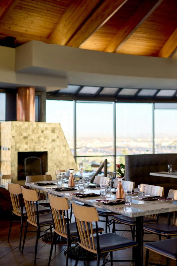 | Phoenix Marriott Resort Tempe at The Buttes