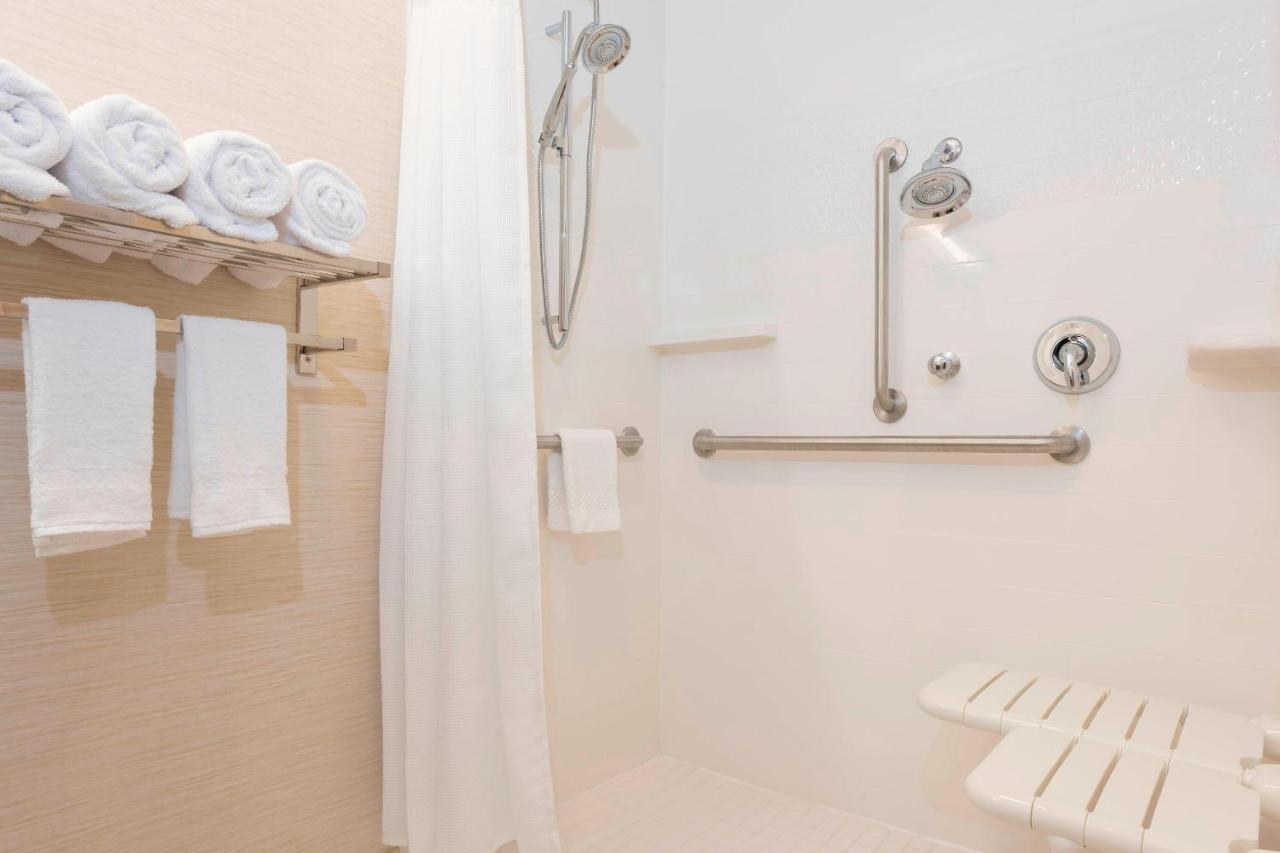 | Fairfield Inn & Suites by Marriott Fredericksburg