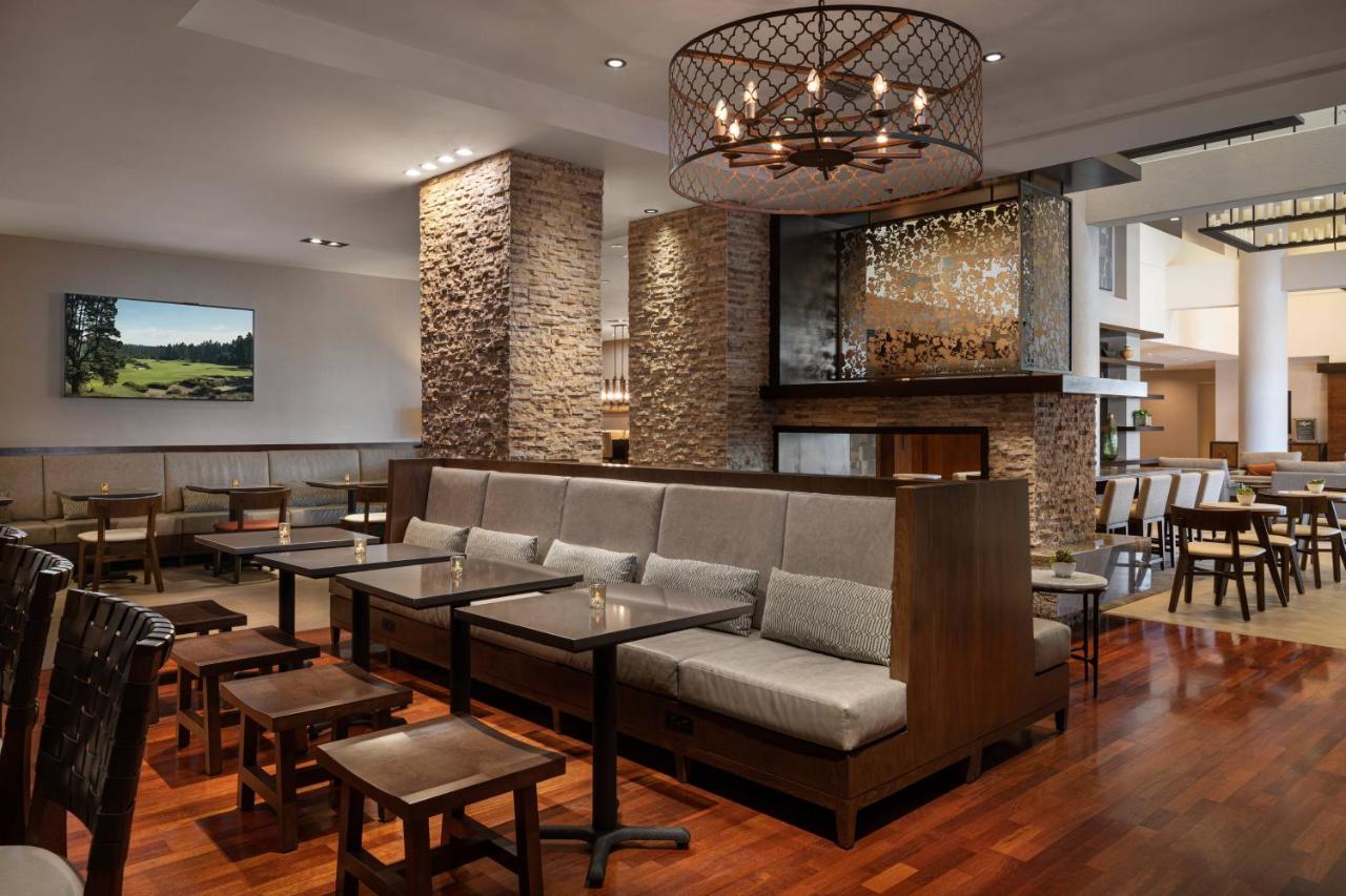 | Marriott Riverside at the Convention Center