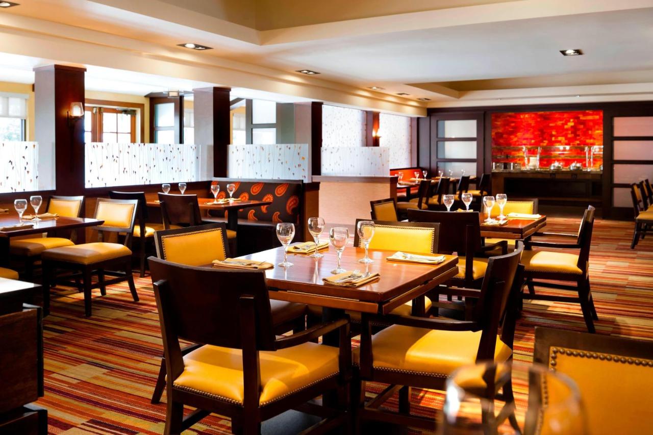 | Marriott Riverside at the Convention Center