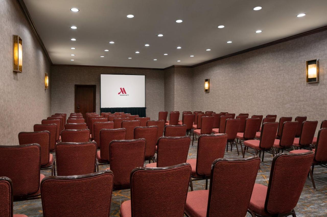 | Marriott Riverside at the Convention Center