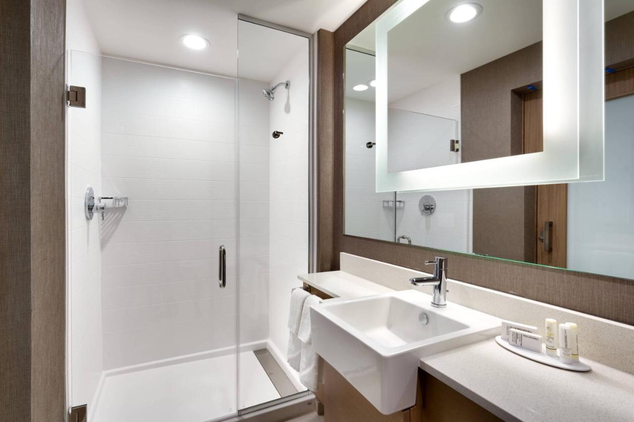 Queen Suite with Sofa Bed and Mountain View - Hearing Accessible at SpringHill Suites by Marriott Salt Lake City West Valley