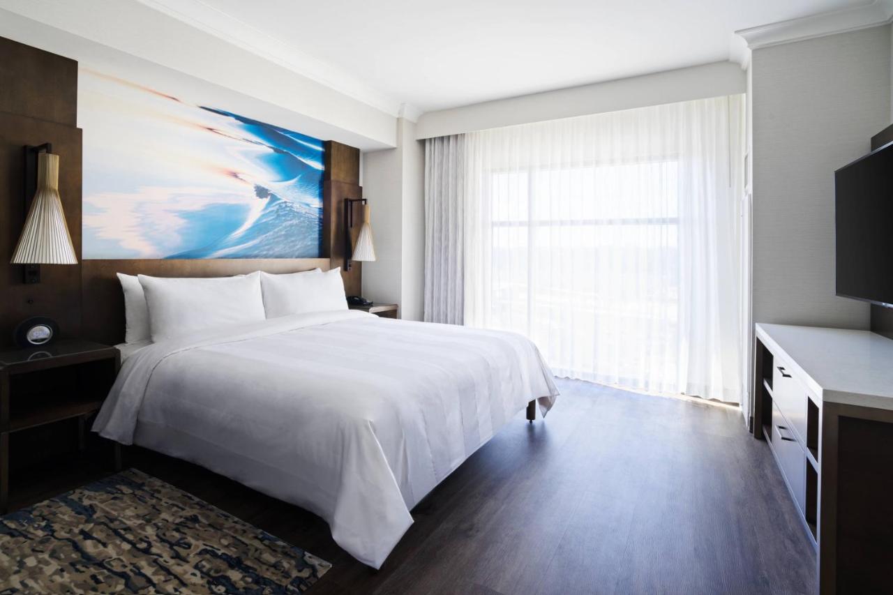 Deluxe King Suite at San Diego Marriott Del Mar