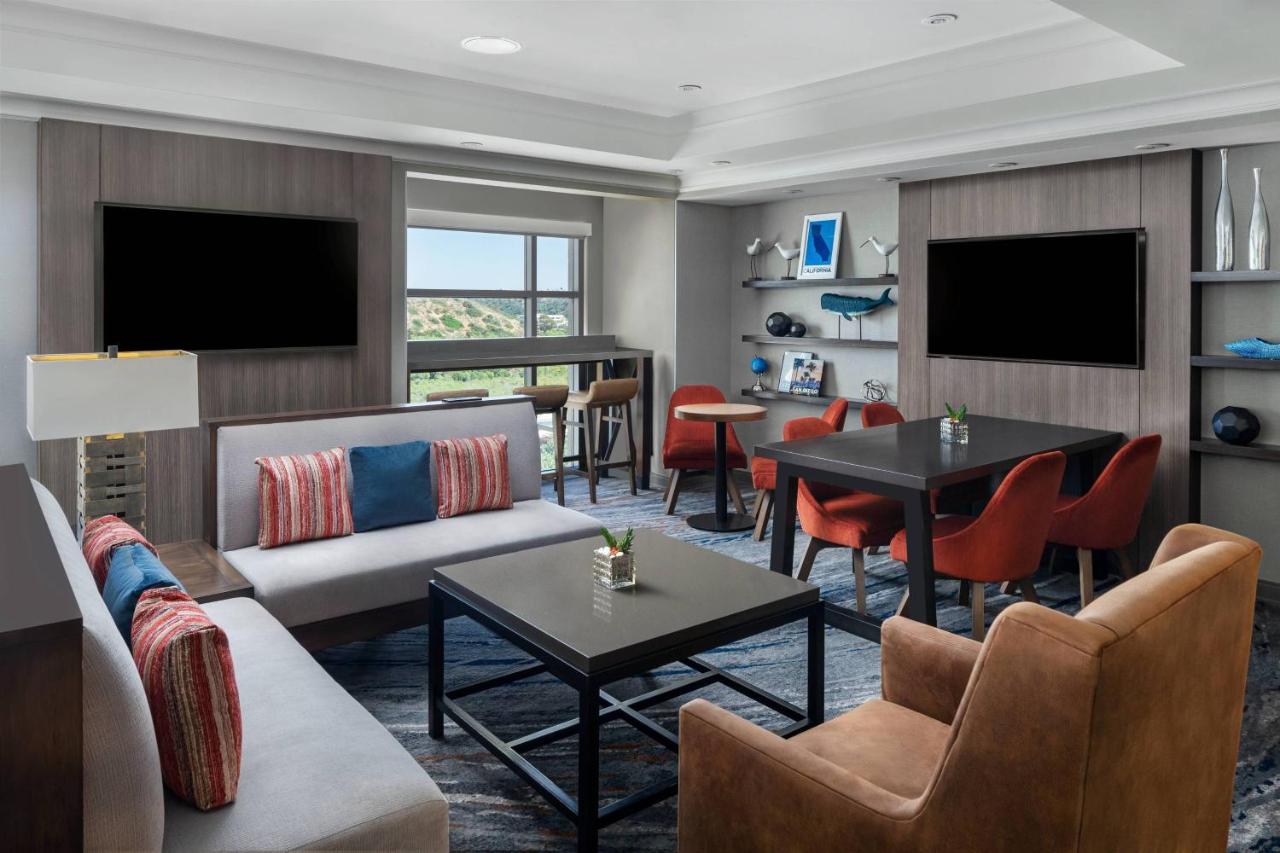 Large Double or Twin Room at San Diego Marriott Del Mar