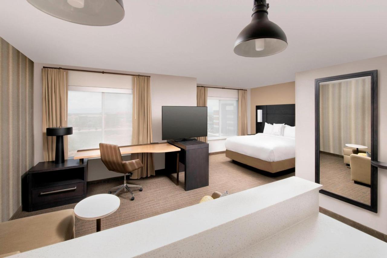 | Residence Inn by Marriott Denver Airport/Convention Center