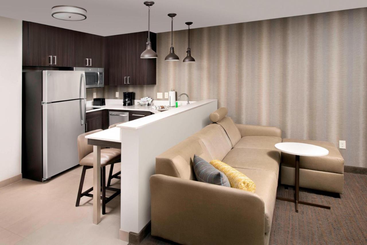 | Residence Inn by Marriott Denver Airport/Convention Center