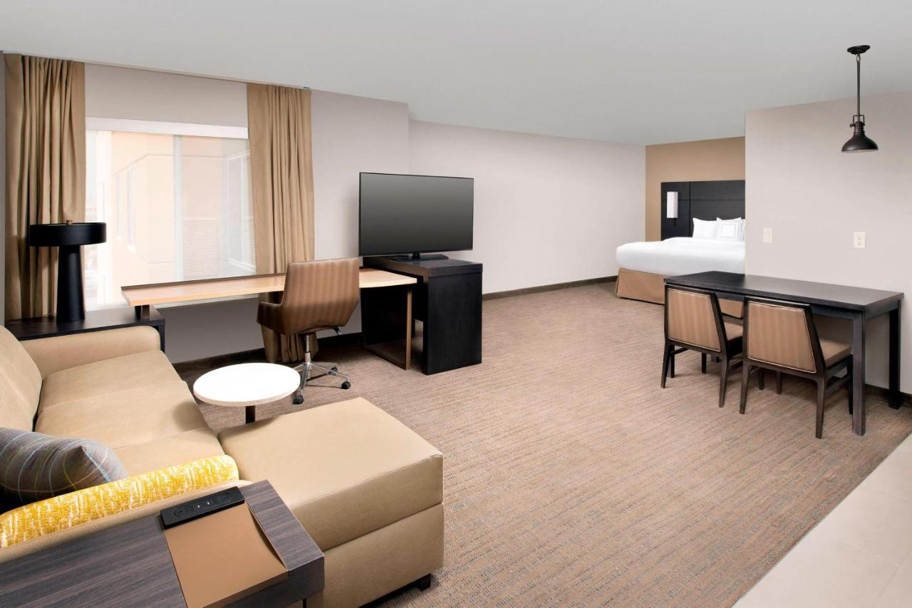 | Residence Inn by Marriott Denver Airport/Convention Center