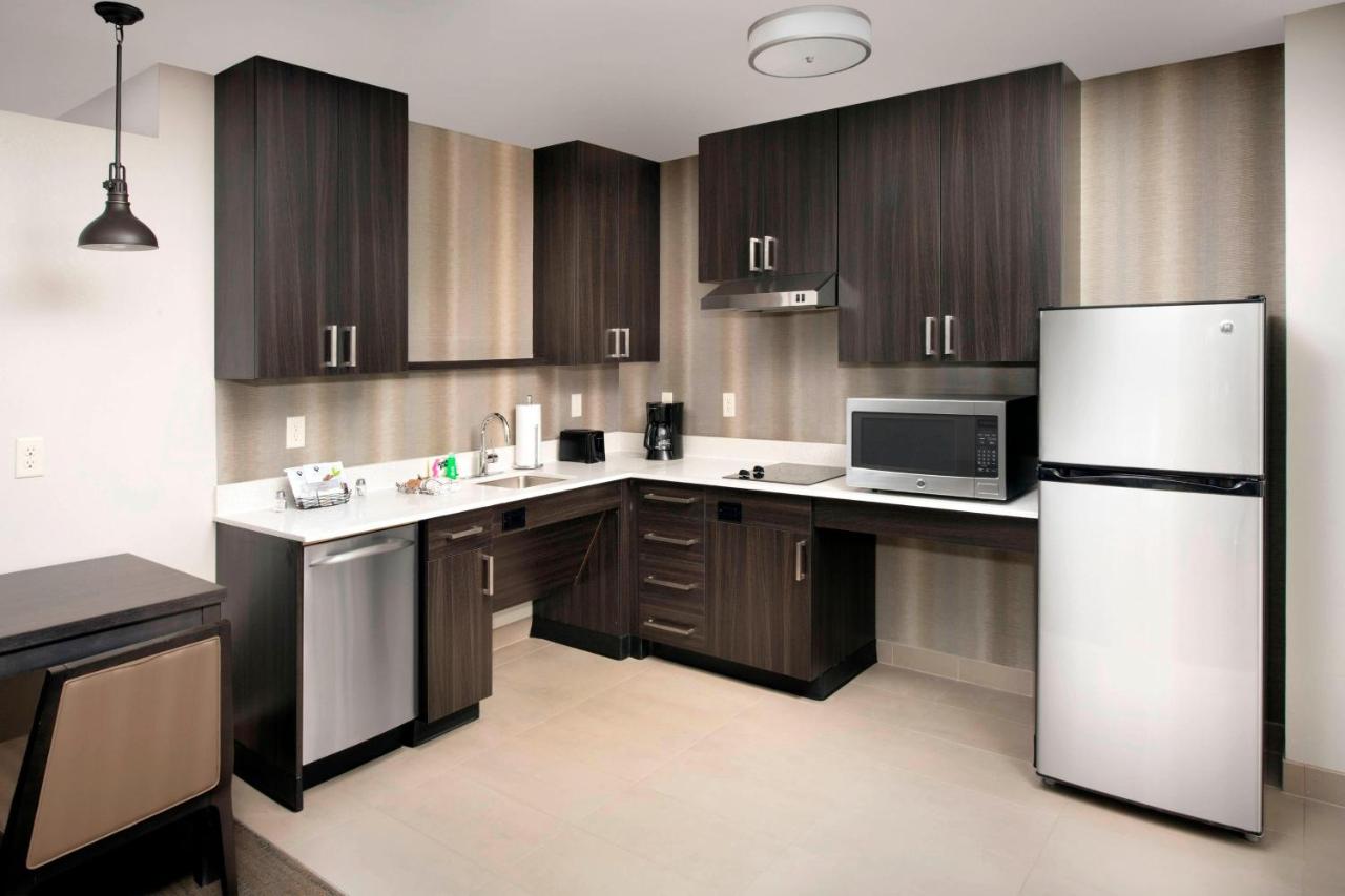 | Residence Inn by Marriott Denver Airport/Convention Center