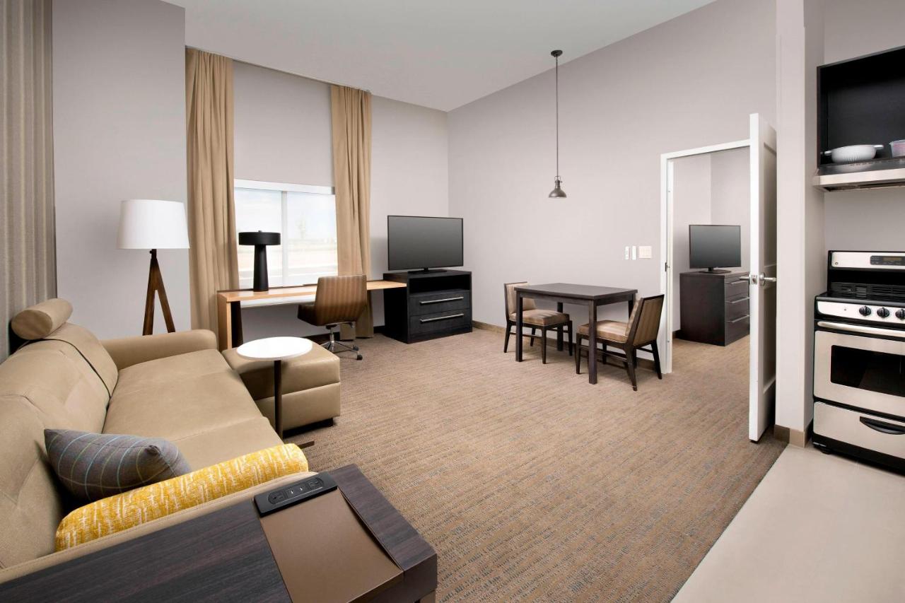 | Residence Inn by Marriott Denver Airport/Convention Center