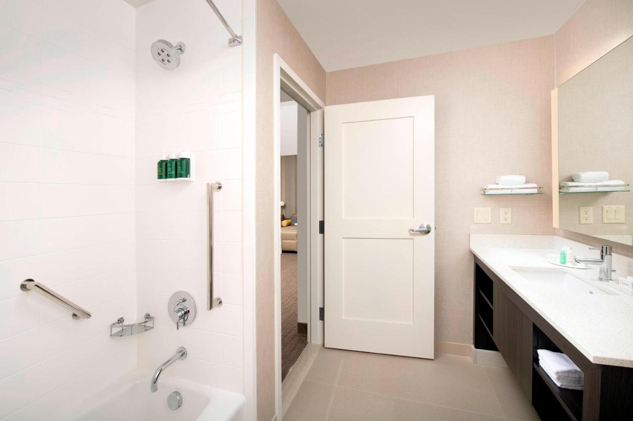 | Residence Inn by Marriott Denver Airport/Convention Center