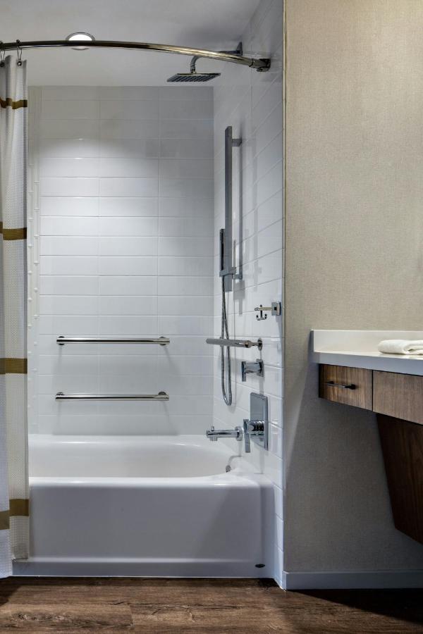 | Houston CityPlace Marriott at Springwoods Village
