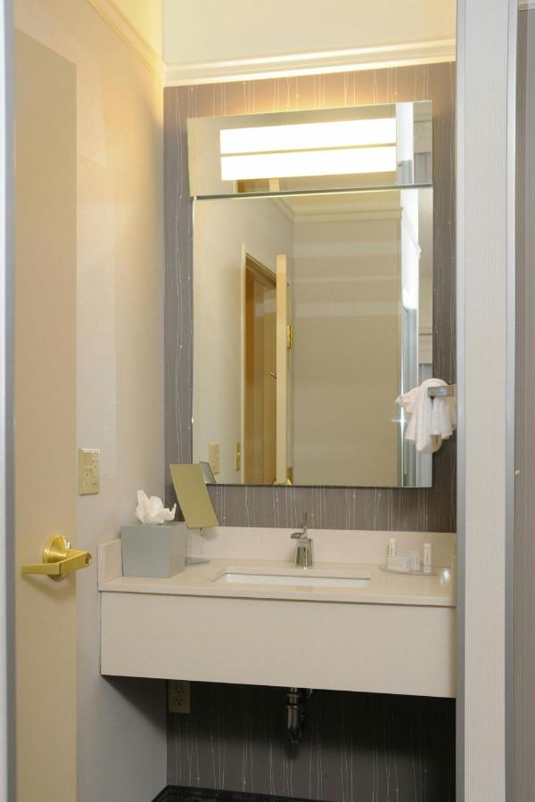 | Courtyard by Marriott Colorado Springs South