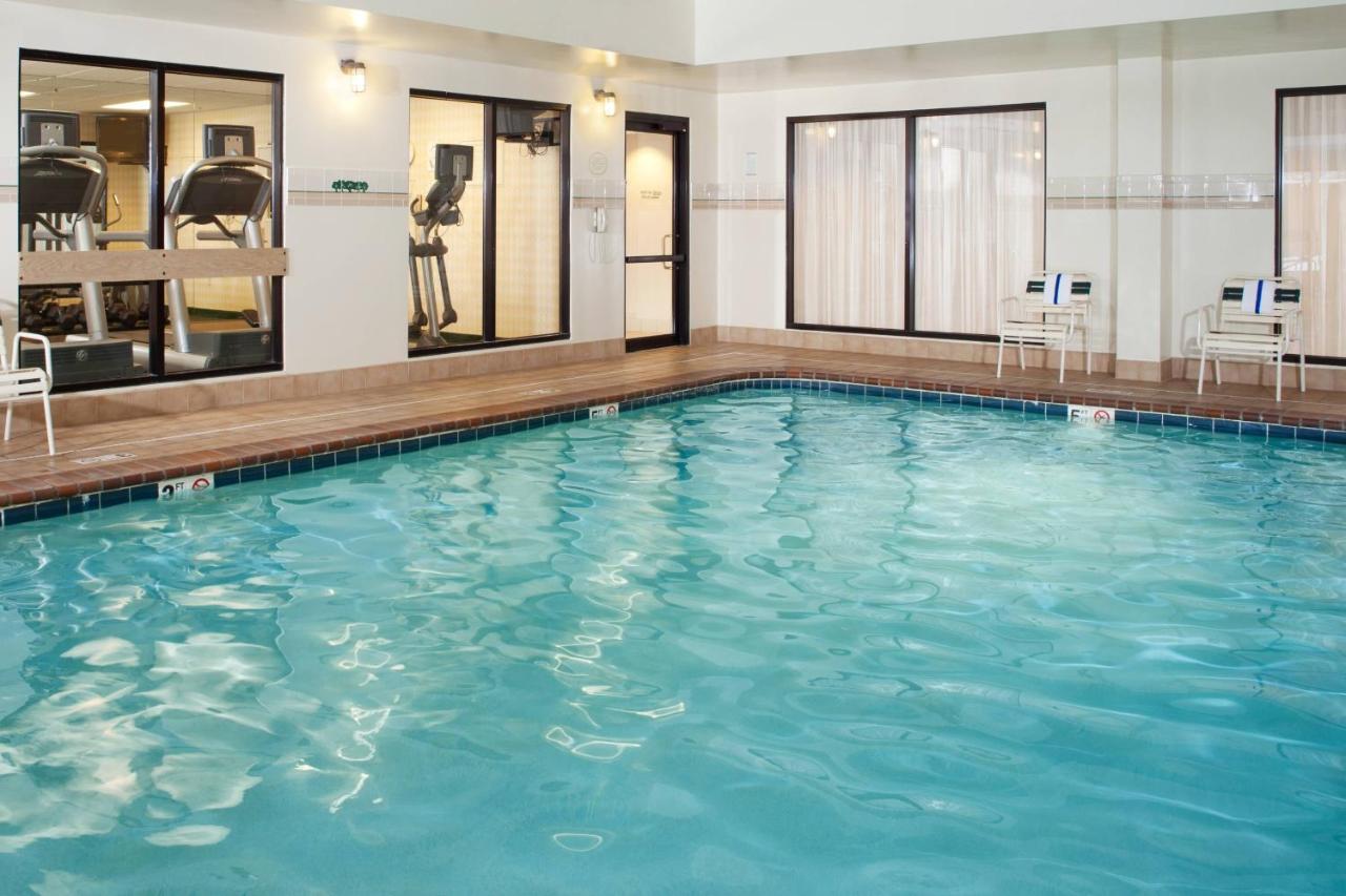  | Courtyard Cleveland Westlake