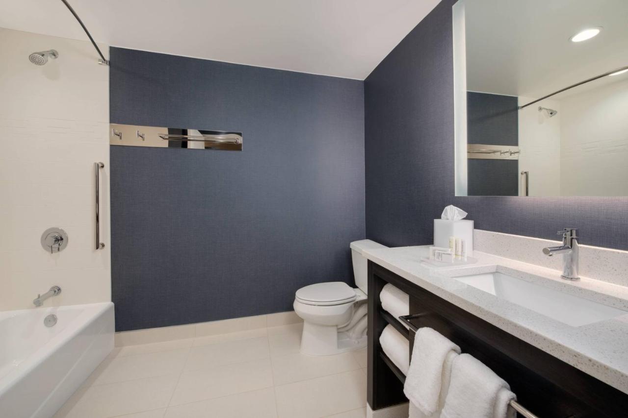 One Bedroom Suite with King Bed at Residence Inn by Marriott Indianapolis Keystone
