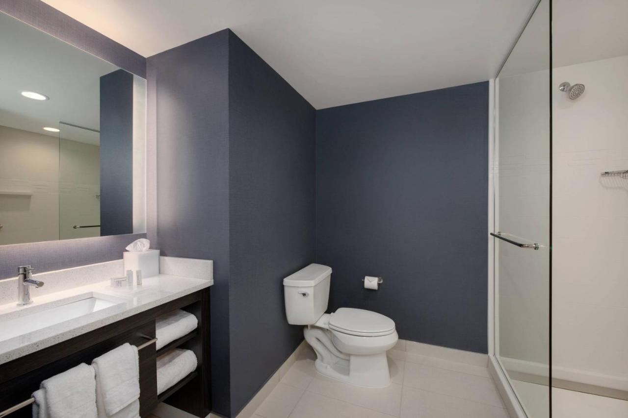 One Bedroom Suite with King Bed at Residence Inn by Marriott Indianapolis Keystone
