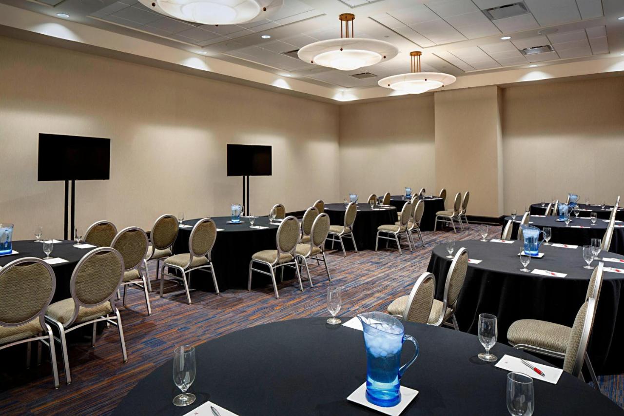 | Indianapolis Marriott Downtown