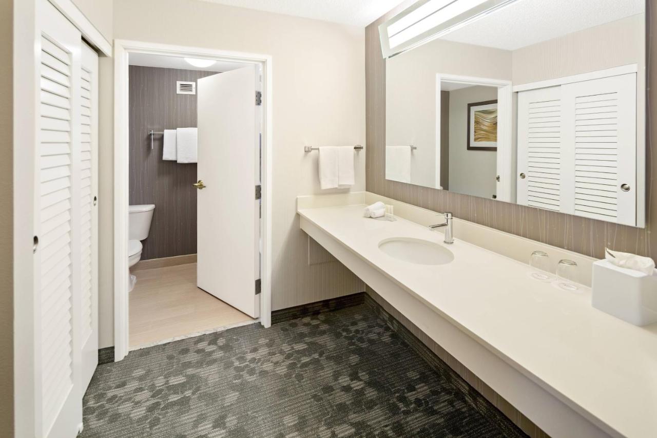 1 Bedroom 2 room Suite, 2 Queen, Sofa bed at Courtyard by Marriott Bryan College Station