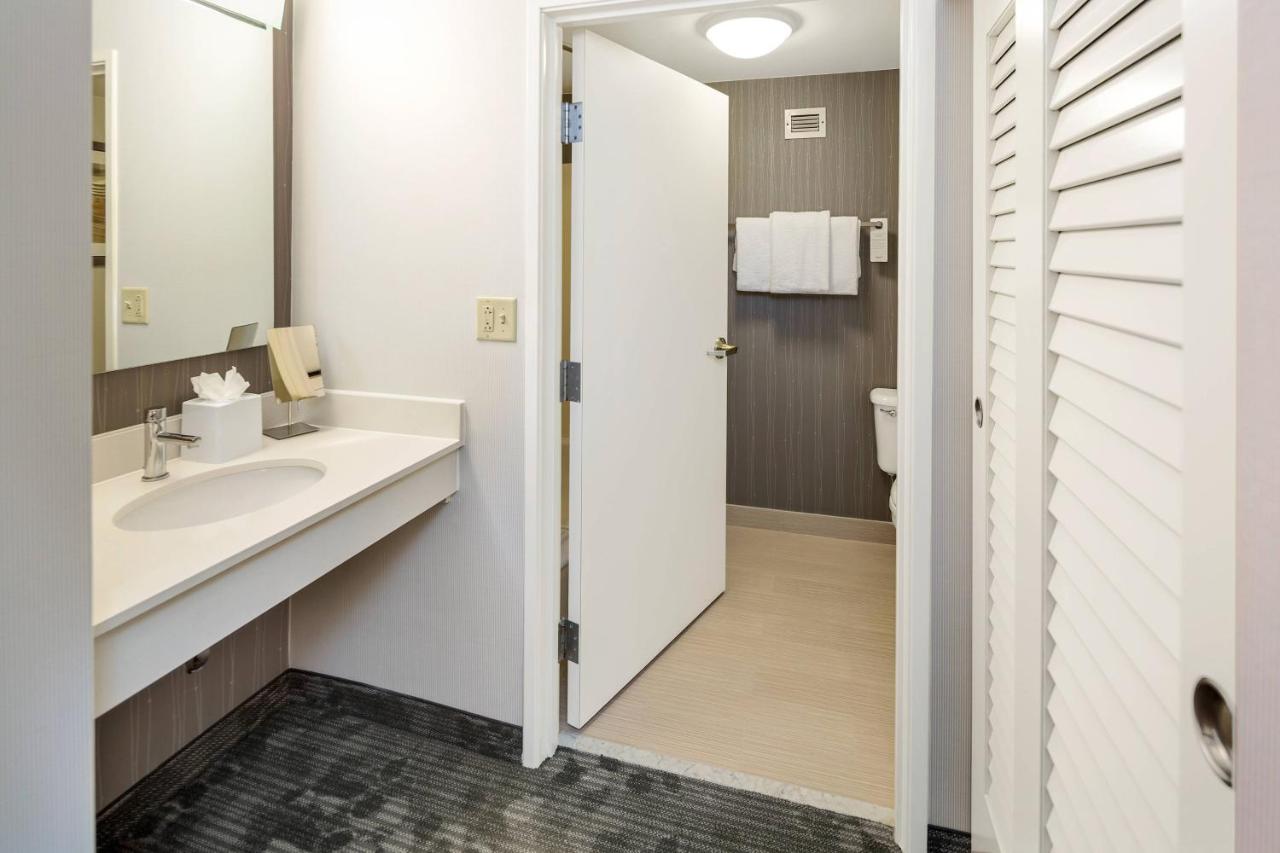 King Room with Sofa Bed at Courtyard by Marriott Bryan College Station