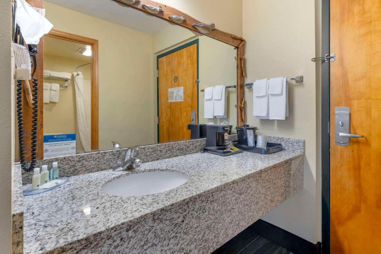 Queen Room with Two Queen Beds at Quality Inn Ashland - Lake Superior
