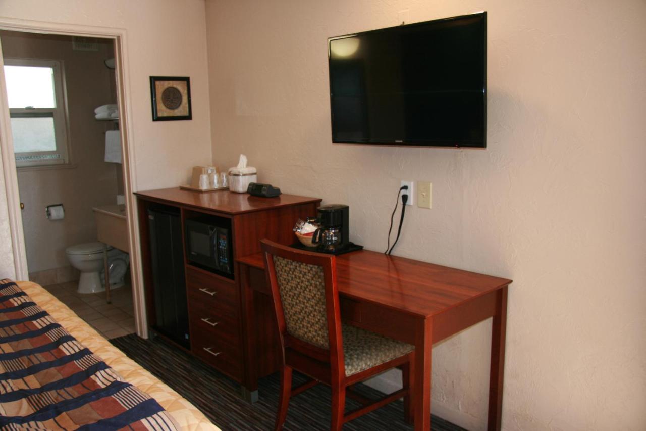 | Civic Center Lodge / Lake Merritt BART
