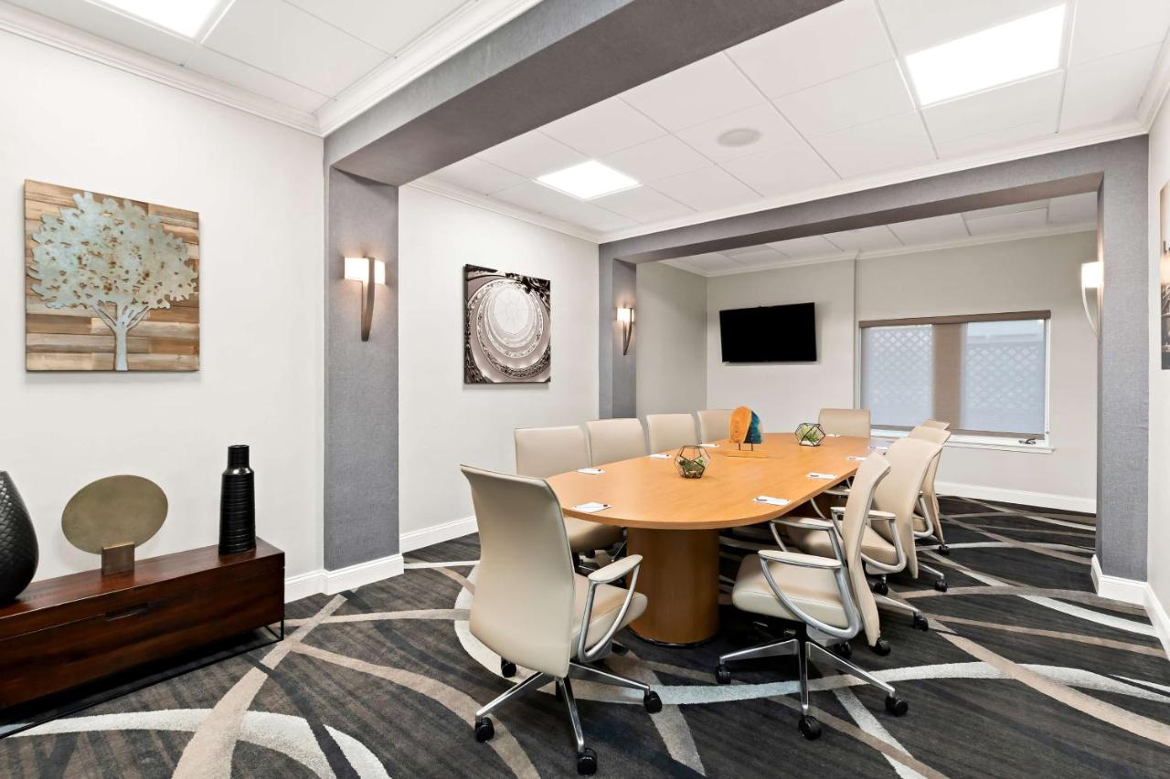 | Best Western Plus Concordville Hotel
