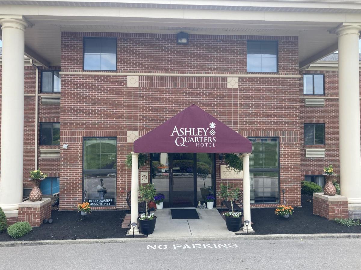 | Ashley Quarters Hotel