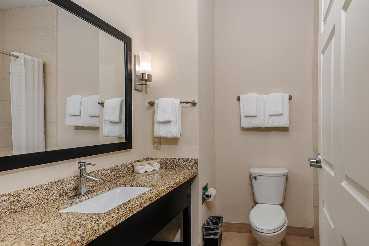 | Holiday Inn Express Hotel & Suites Houston NW-Brookhollow, an IHG Hotel