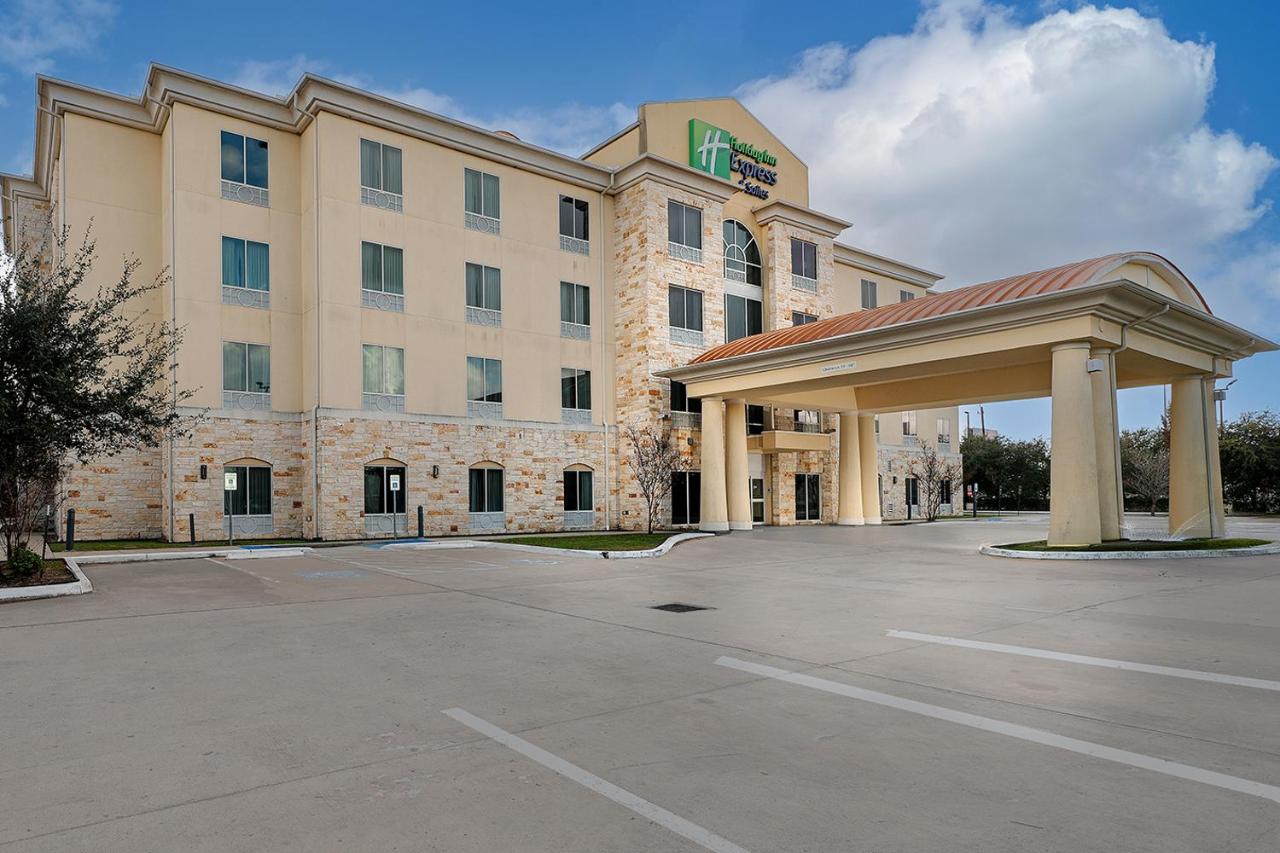 | Holiday Inn Express Hotel & Suites Houston NW-Brookhollow, an IHG Hotel