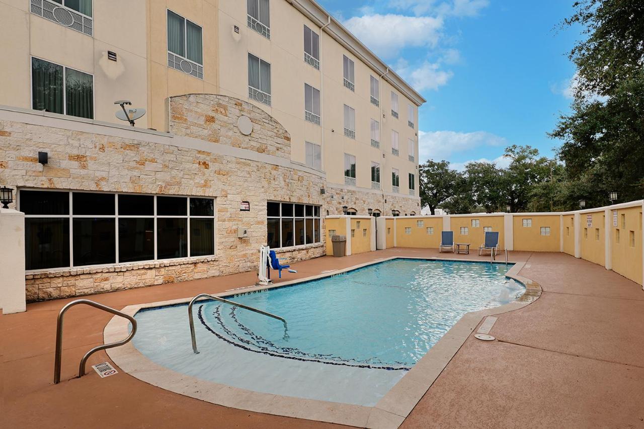 | Holiday Inn Express Hotel & Suites Houston NW-Brookhollow, an IHG Hotel