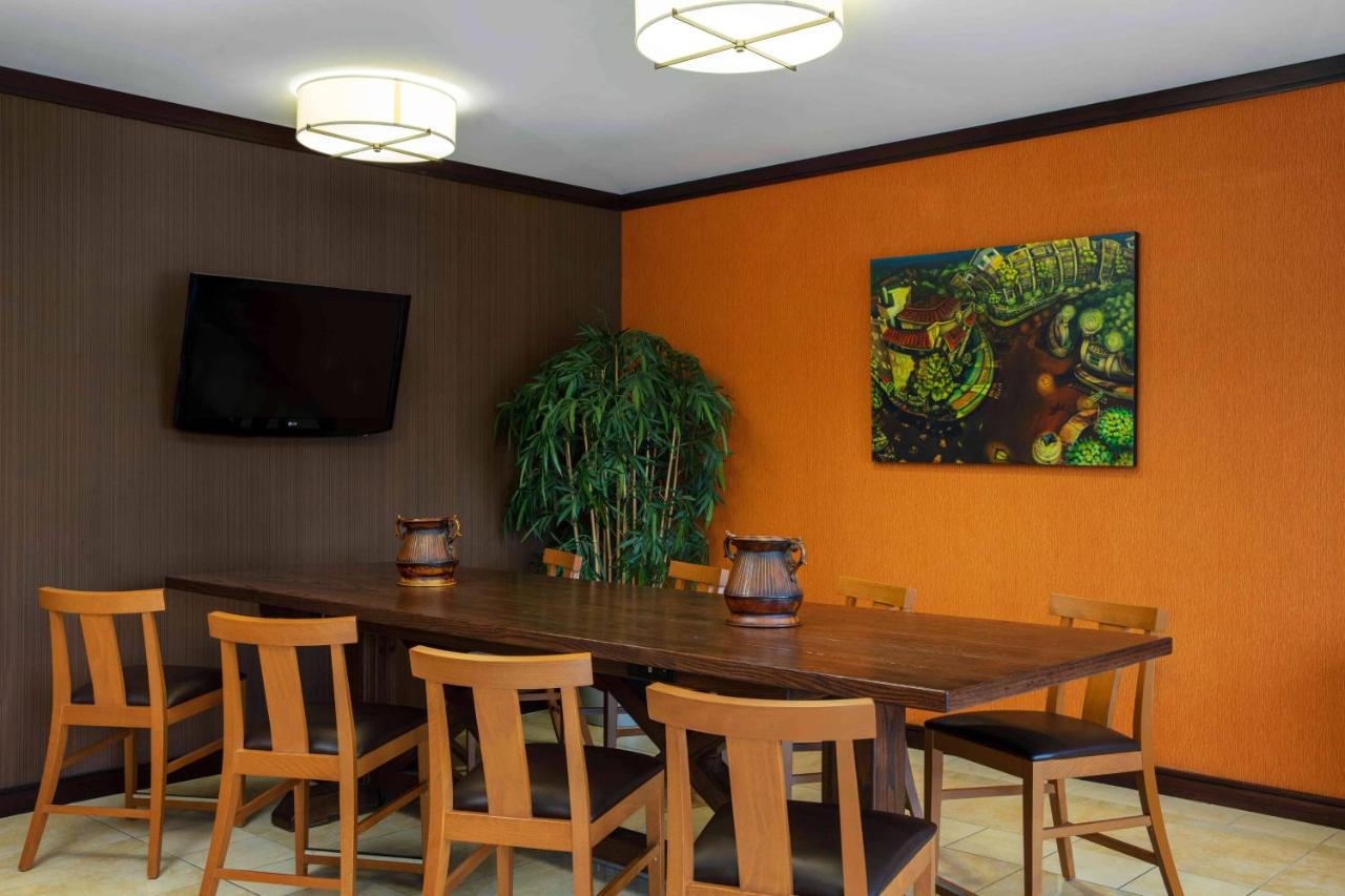 | Fairfield Inn & Suites by Marriott Augusta Fort Gordon Area