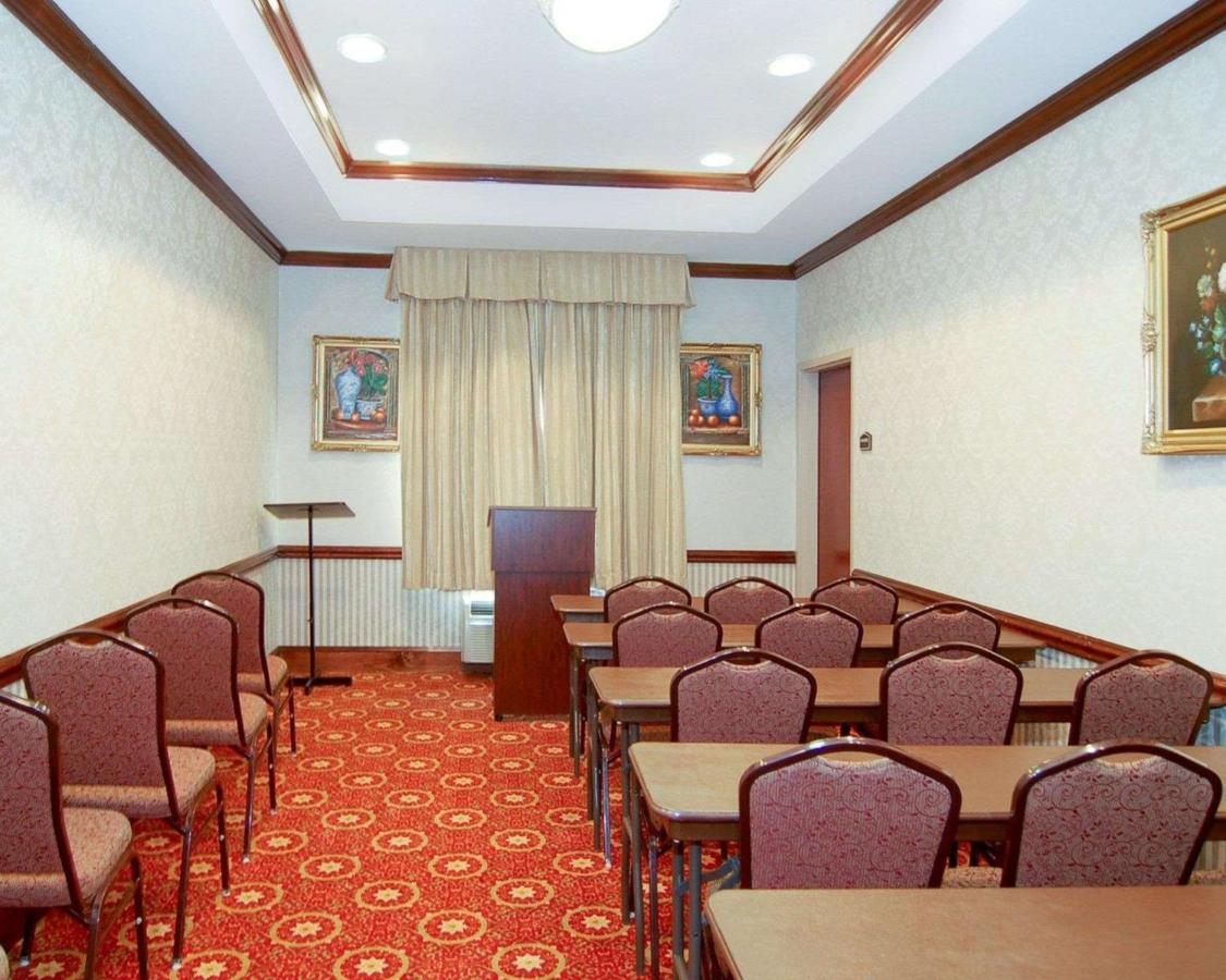 | Comfort Inn & Suites Carneys Point