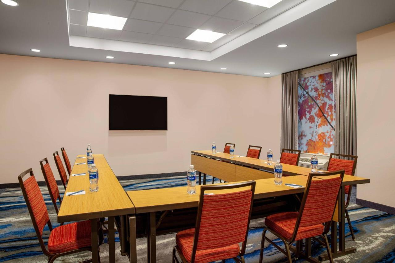 | Fairfield by Marriott Inn & Suites Harrisburg West/Mechanicsburg